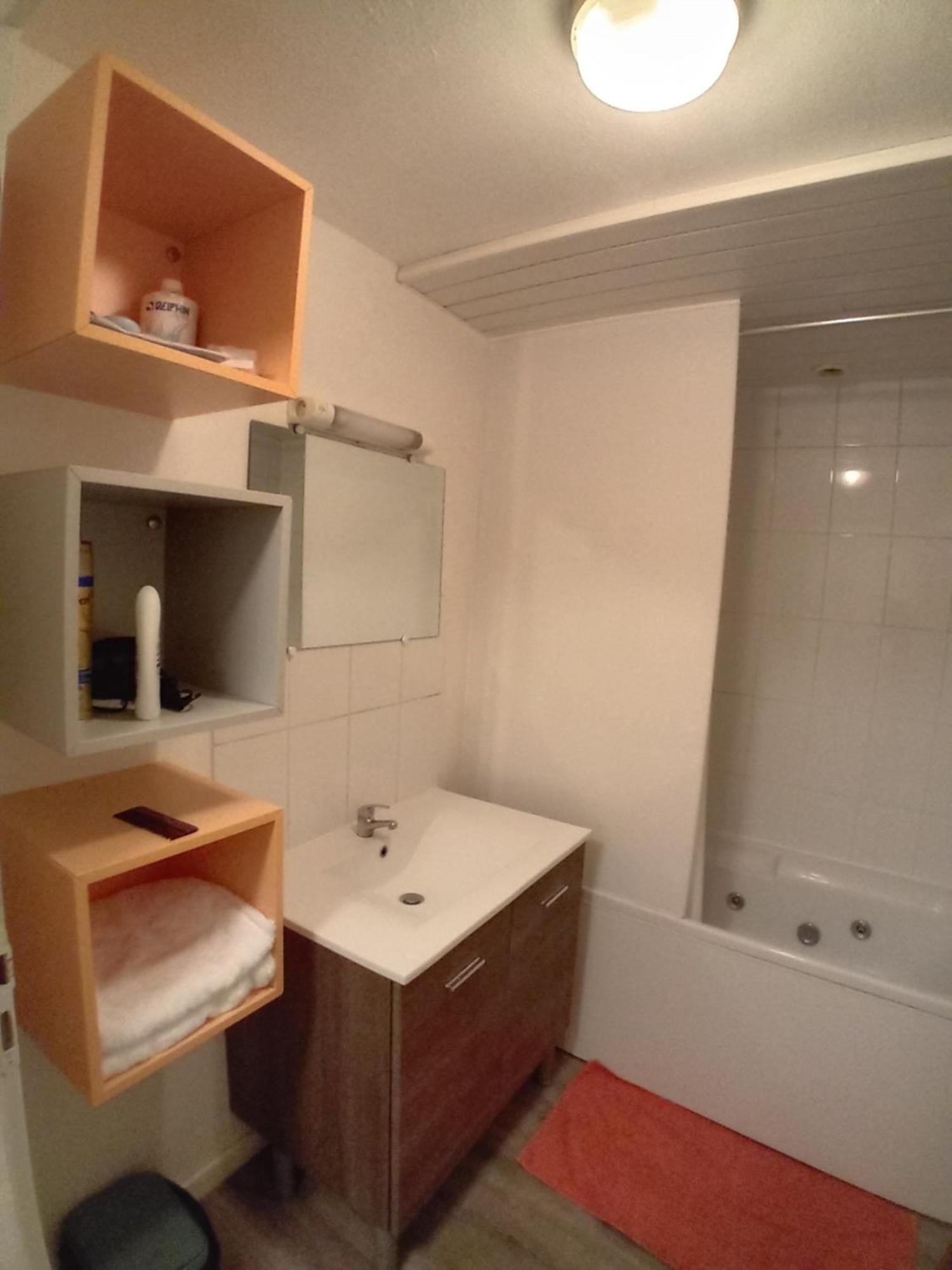 Appart Chartreux Baignoire Massante ,A 3 Minutes Du Centre En Bus! 2 Etoiles Atout France Voiron Esterno foto